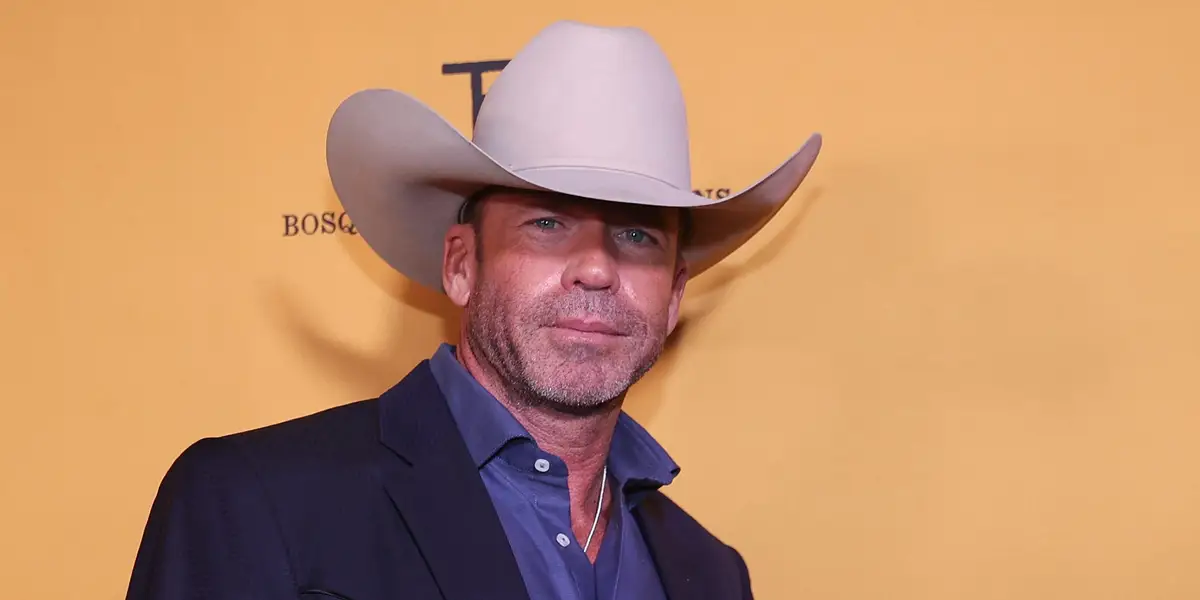 Taylor Sheridan a déclaré que l'achat d'un ranch de 330 millions de dollars l'avait empêché de prendre sa retraite