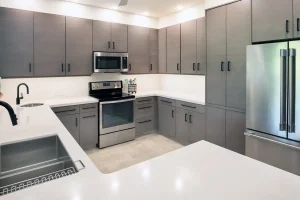 3 façons dont les gens donnent à leur cuisine un aspect bon marché : les designers d&rsquo;intérieur