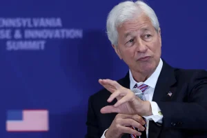 Dimon de JPMorgan met en garde contre les risques élevés liés à l&rsquo;effet de levier sur le marché