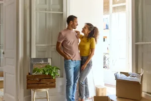 Location vs. Achat : évaluer la flexibilité et les avantages à long terme