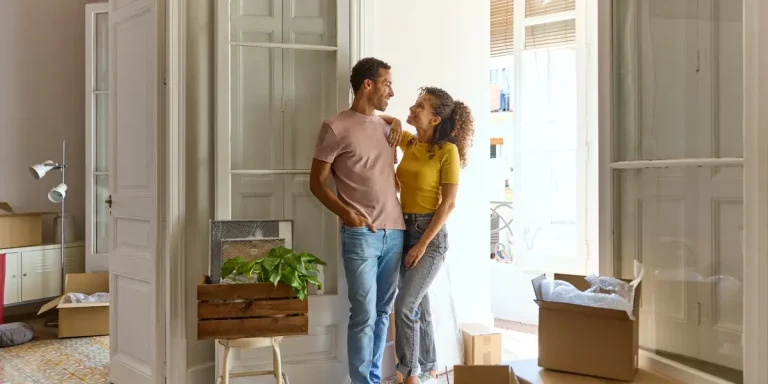 Location vs. Achat : évaluer la flexibilité et les avantages à long terme
