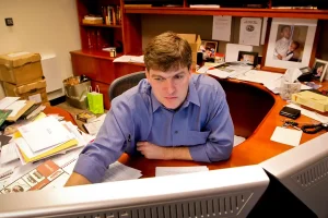 Michael Burry dit de lire le livre d&rsquo;Enron alors que « l&rsquo;histoire se répète »
