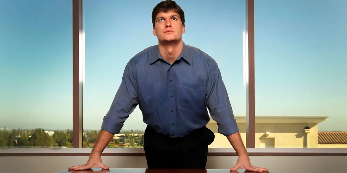 Michael Burry dit que le récit de l'IA a des nuances de bulle Internet et de bulle immobilière
