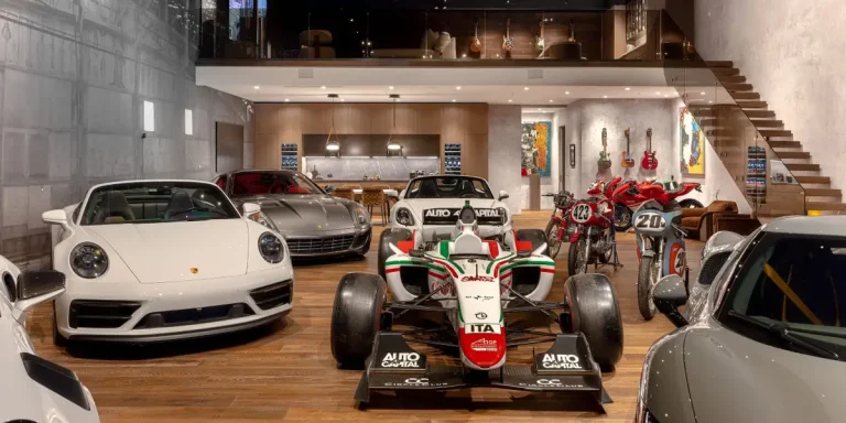 Pourquoi les riches achètent des « condos de voiture » ​​pour leurs collections
