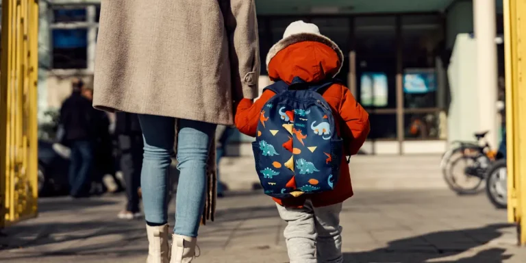Villes avec des coûts combinés de garde d'enfants et de logement élevés et faibles
