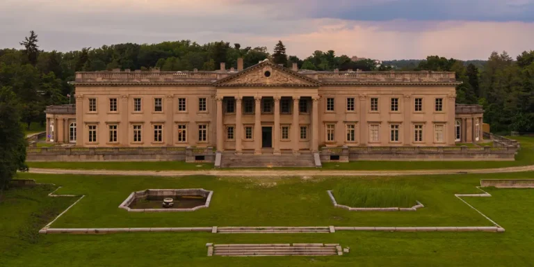 À l'intérieur de Lynnewood Hall : j'ai visité le deuxième plus grand manoir de l'âge d'or des États-Unis
