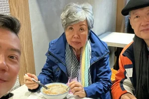 Après plus de 20 ans à Los Angeles, il a déménagé à Taiwan pour prendre soin de ses parents vieillissants