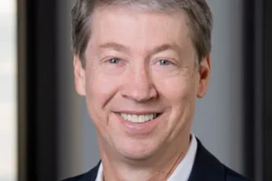 Ce vétéran de JPMorgan a ramené ses leçons de gouvernement à Wall Street