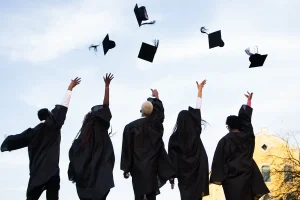 Collèges où les étudiants obtiennent leur diplôme avec la plus grande dette fédérale