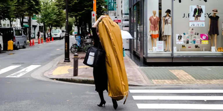Déménager au Japon m'a fait me sentir déplacé et ne pas ressembler à mon apparence
