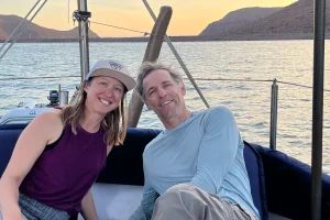 Nous vivons entre une camionnette et un bateau depuis 10 ans : ça vaut vraiment le coup