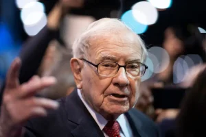 Warren Buffett quitte son poste de président de Berkshire Hathaway
