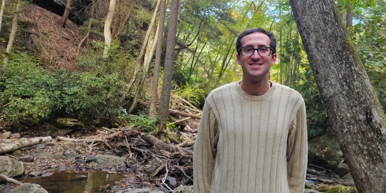 J&rsquo;ai économisé 100 000 $ à l&rsquo;âge de 22 ans, mais mon anxiété financière de la génération Z n&rsquo;a fait qu’empirer.