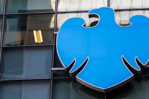 Barclays supprime 5 000 emplois dans le cadre d&rsquo;une campagne de productivité de l&rsquo;IA