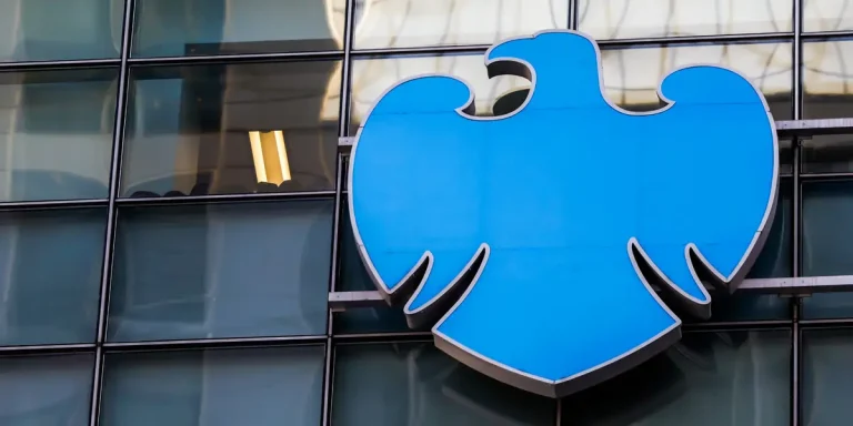 Barclays supprime 5 000 emplois dans le cadre d&rsquo;une campagne de productivité de l&rsquo;IA