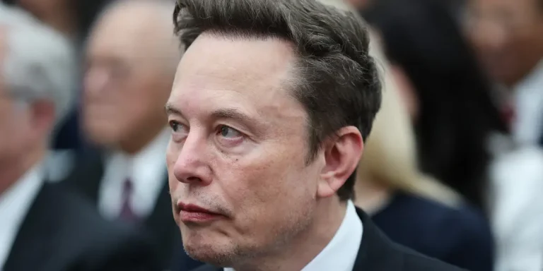 Elon Musk dit que SpaceX remboursera les utilisateurs pour les erreurs d'achat de Grok
