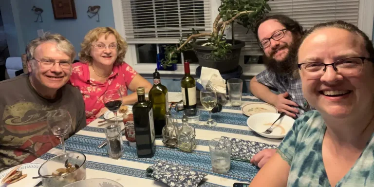 J'ai acheté une maison avec mes beaux-parents ; Comment ça se passe 8 mois plus tard
