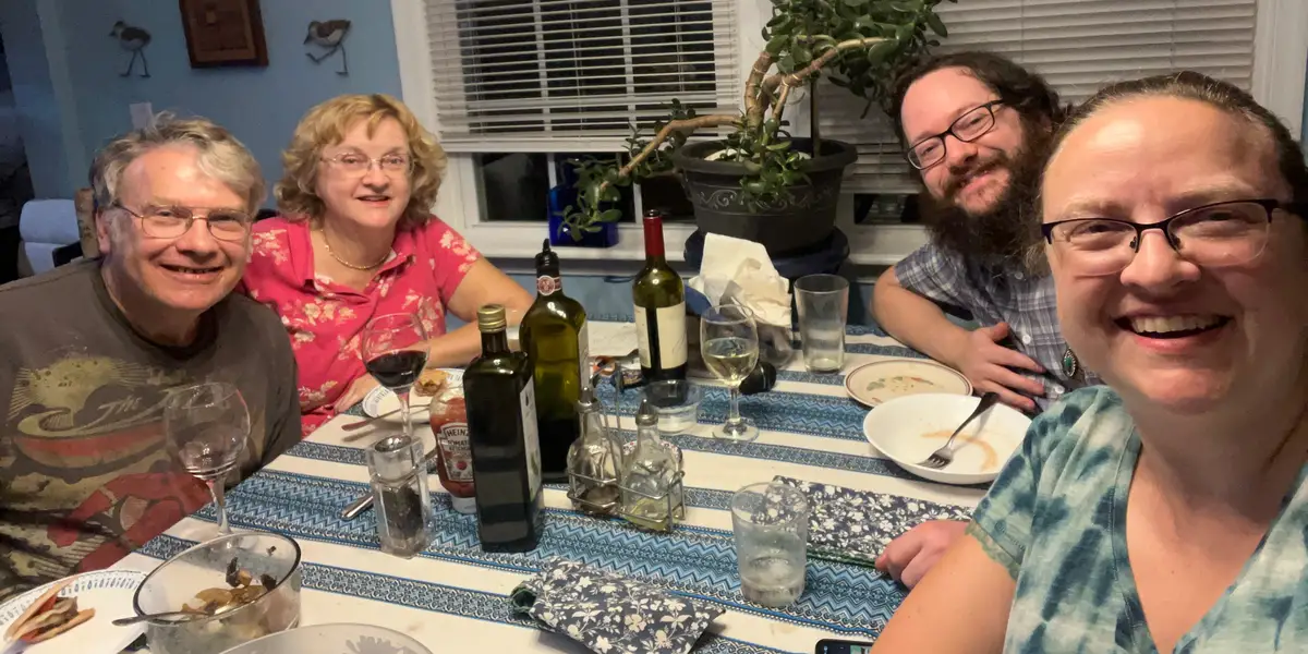 J'ai acheté une maison avec mes beaux-parents ; Comment ça se passe 8 mois plus tard