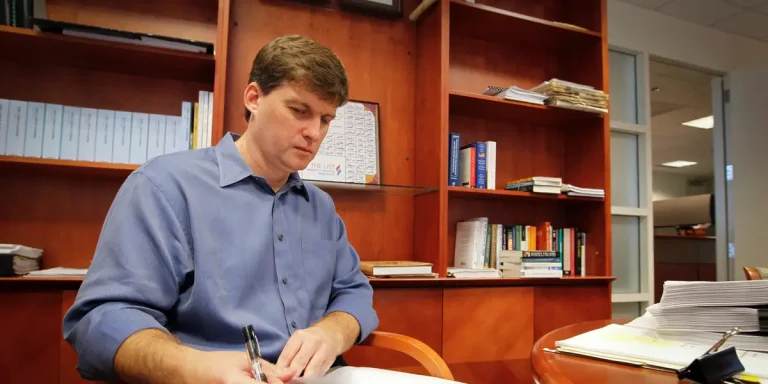 Michael Burry, l&rsquo;investisseur du « Big Short », a partagé ses 10 meilleures leçons de vie
