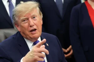 Pourquoi Trump envoie des chèques de 500 $ à près d’un million d’Américains : gourous politiques