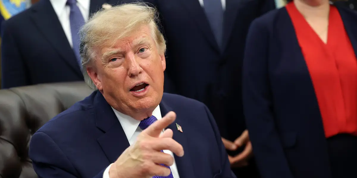 Pourquoi Trump envoie des chèques de 500 $ à près d’un million d’Américains : gourous politiques